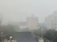Niebla y humedad en Cádiz en el inicio de un domingo de sol y calor de ‘veroño’