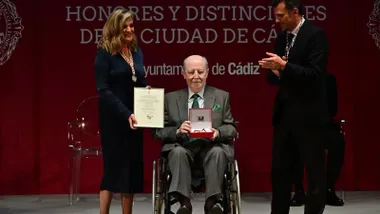 Ignacio Moreno cuando reciibió la distinción de Hijo Predilecto de Cádiz el pasado octubre de 2025. Foto: Eulogio García,