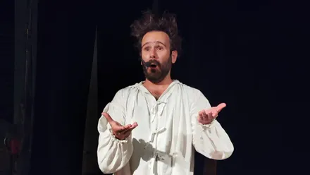 El clown Inda Pereda durante una representación anterior de *Lubbert*, espectáculo que se presenta este martes en el Parque Genovés. Foto: FIT.