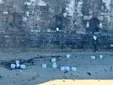 El petaqueo se extiende por Cádiz capital: garrafas en la playita junto a la Punta de San Felipe