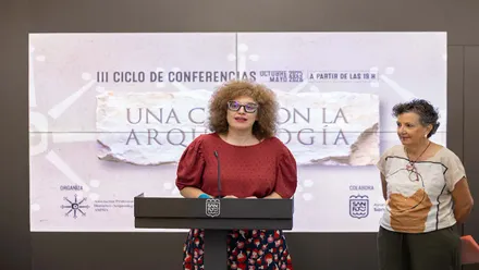 Concejala del ayuntamiento de San Fernando en rueda de prensa