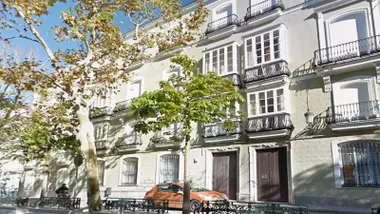 Fachade una finca en la plaza de mina