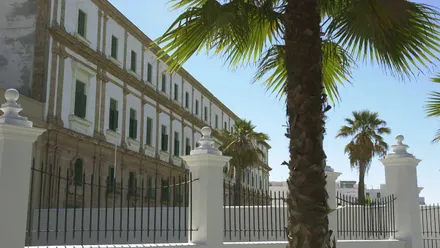 Fachada de Valcarcel