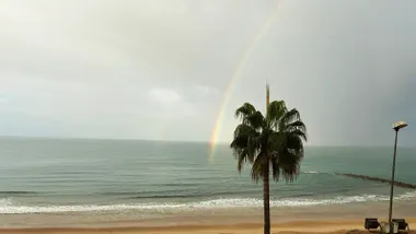 Arcoiris en la playa de Santa María del Mar la pasada semana.