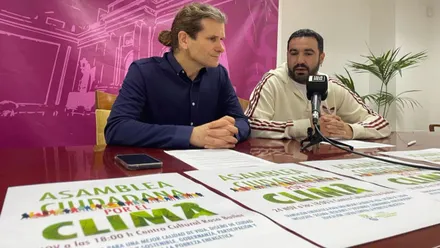 Representantes del ayuntamiento de Puerto Real presentando la Asamblea.