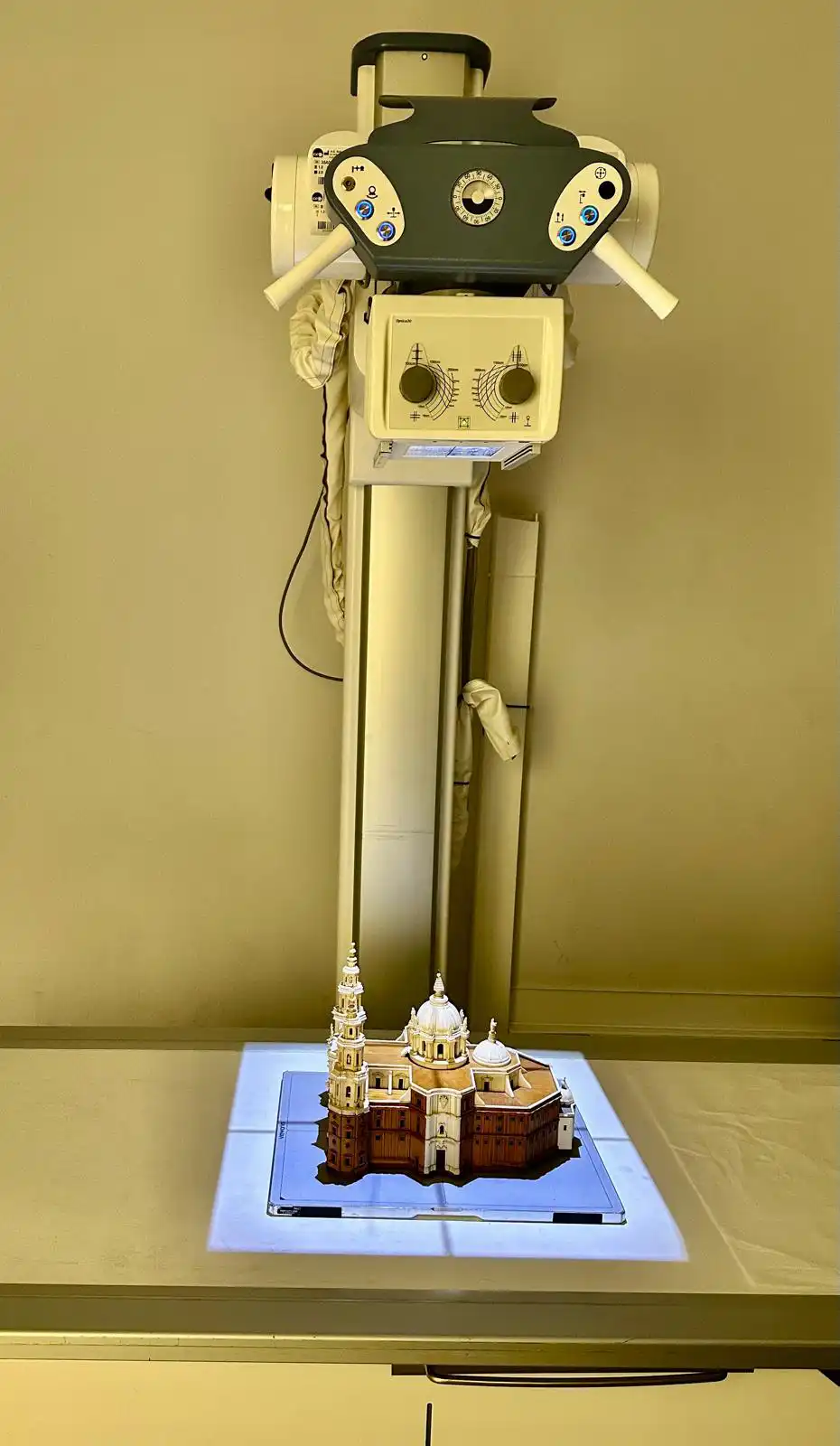 Momento en el que se radiografía la Catedral. 