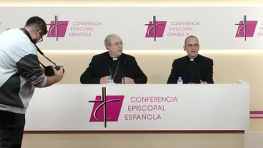 El secretario general de la CEE, Mons. Francisco César García Magán. Foto: Youtube CEE.