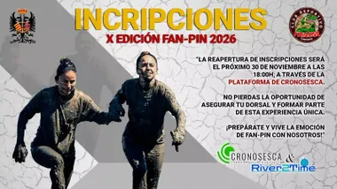 Dos corredoras llenas de barro en el cartel de la Fan Pin de San Fernando.