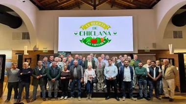 Todos los asistentes al acto del nuevo sello en Chiclana.
