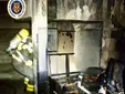 La rápida actuación de los bomberos evita una tragedia en un incendio en la Calle Jesús del Real Horta en Campamento