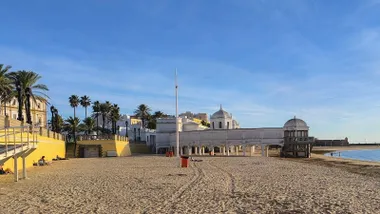 Imagen de la Playa de la Caleta en una tarde de noviembre