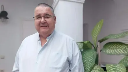 El sacerdote de Conil Rafael Vez Palomino. Foto: Religión Digital.