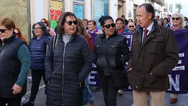 Manifestación contra la violencia de género en Chiclana, en primer término José María Román.