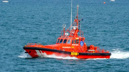 Imagen de la Salvamar 'Suhail' navegando.