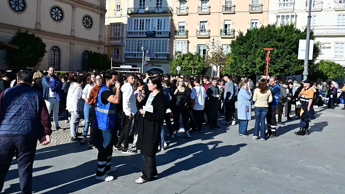 La plaza de San Antonio durante este simulacro de tsunami.
