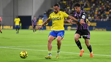 El Cádiz CF sigue atascado ante el gol y cuando marca, se lo quitan