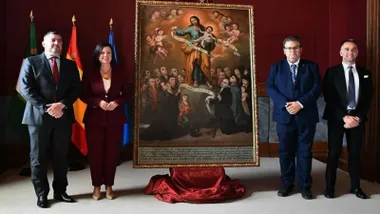 Autoridades en la entrega del cuadro -en el centro- de "Voto a San José", en San Fernando.