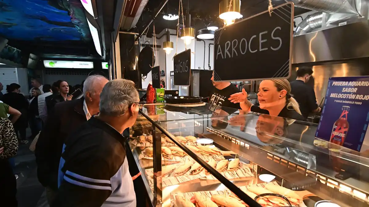 Uno de los puestos del nuevo Rincón Gastronómico con el cartel de "Arroces".