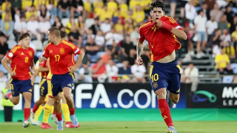 Antoñito Cordero, en la imagen con la Seleccion sub19, suena con fuerza para el Cádiz CF. Foto: Instagram Antonio Cordero.