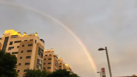Imagen de un arcoiris en Cádiz a primeras horas de este 12 de diciembre. Foto: Eulogio García.