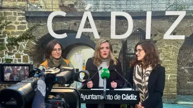 Las responsables presentando las actividades en el Baluarte de la Candelaria.