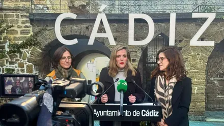 Las responsables presentando las actividades en el Baluarte de la Candelaria.