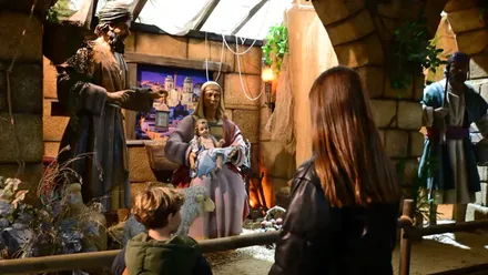 Belén Monumental Municipal expuesto en el Mercado Central. Foto: Eulogio García.