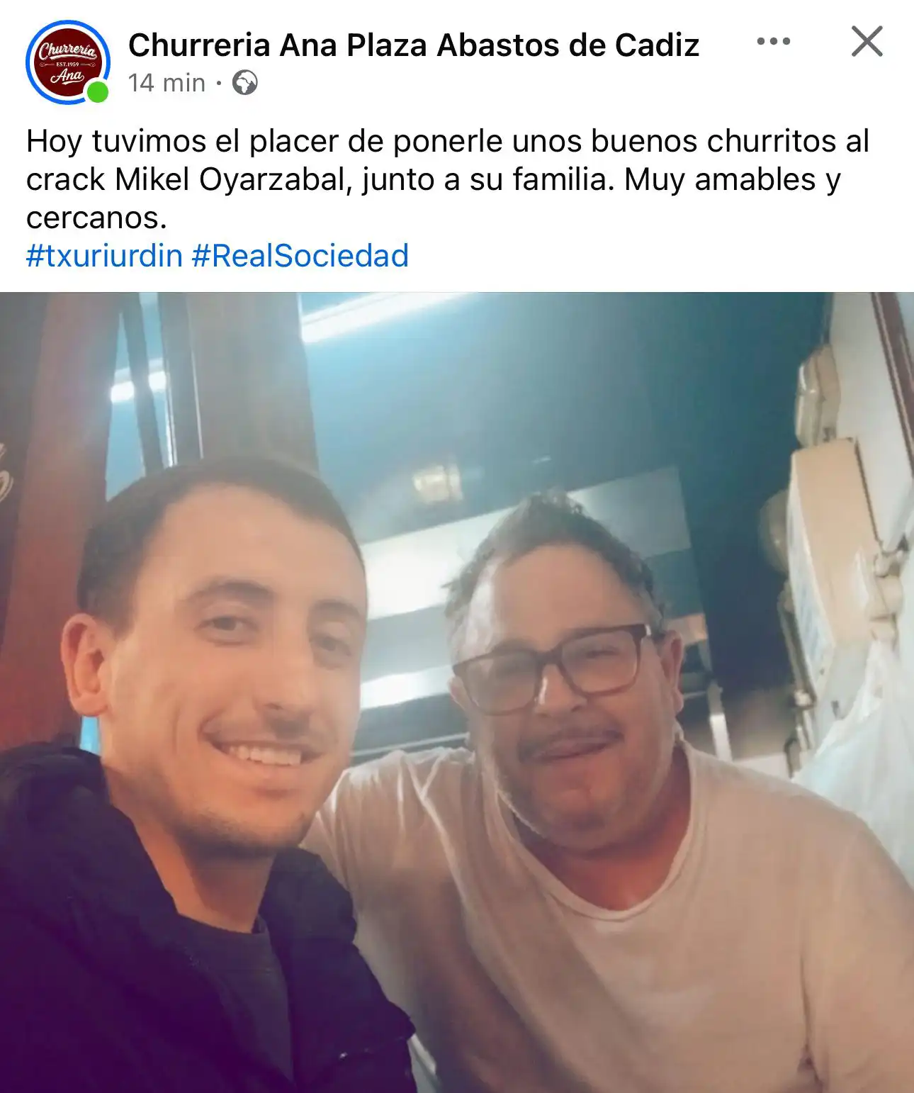 El inesperado último fan de las churrerías de la Plaza de Cádiz