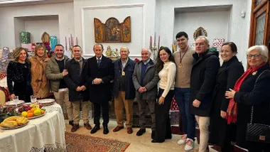 Presentación de la Posada Real de los Reyes Magos en Chiclana con su alcalde.