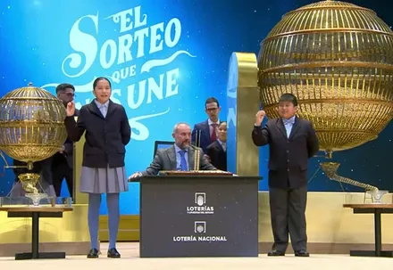 Momento en el que salió El Gordo del Sorteo de Navidad de 2024. Foto: YouTube,