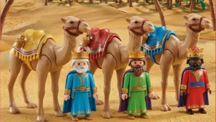 Uno de los dioramas de 'PlayNavidad' que representa a los Reyes Magos con nsus camellos