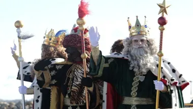 Los tres Reyes Magos llegando a Rota.