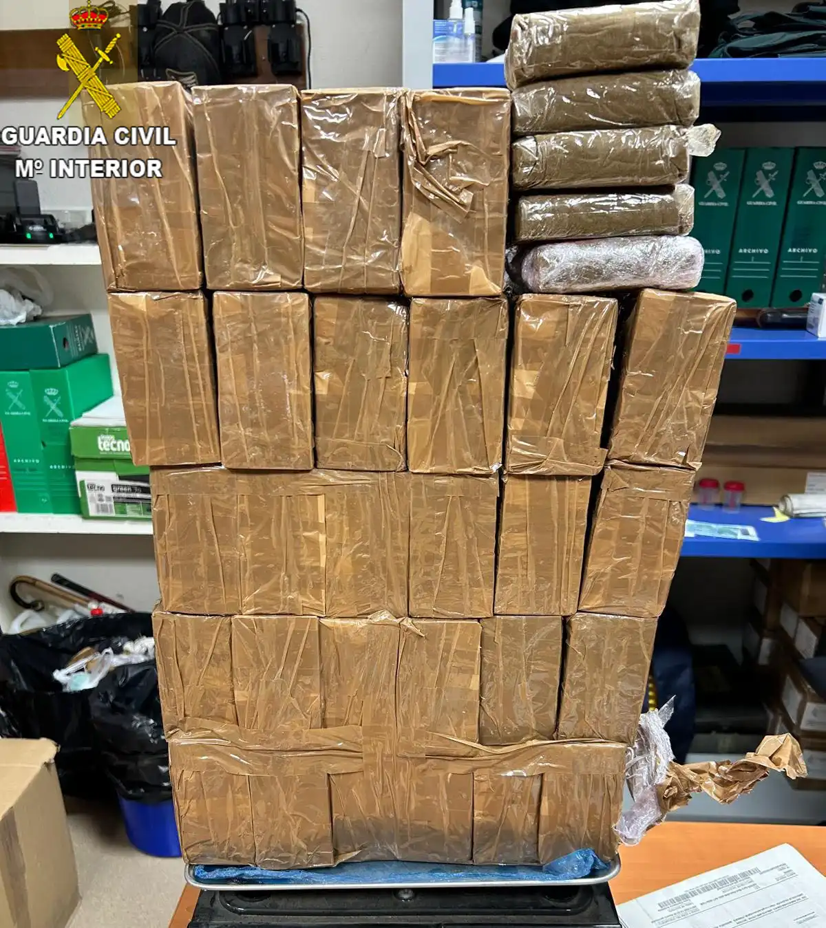 Detenido en Algodonales un hombre que transportaba 150 tabletas de hachís entre sus utensilios de pesca