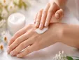 Estas son las cremas de manos más vendidas del súper, hidratan mejor que las de lujo, de Neutrogena a Luminous
