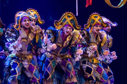 ¿Cuántas agrupaciones pasan a la fase de cuartos de final?