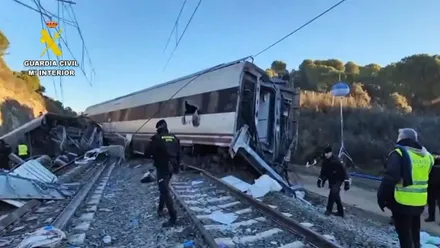 Imagen de la Guardia Civil de uno de los vagones siniestrados en Adamuz.