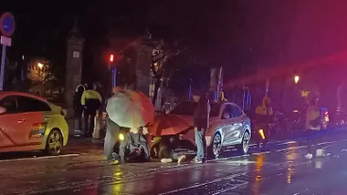 El triple atropello se produjo en el paso de peatones regulado por un semáforo a la entrada del Parque Genovés.