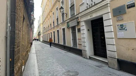Entrada al colegio San Felipe por la calle Sacramento.