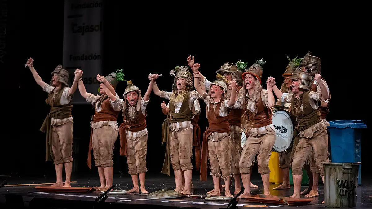 La chirigota 'Los Timidos al ataque con tomate'. Foto: José María Reyna.