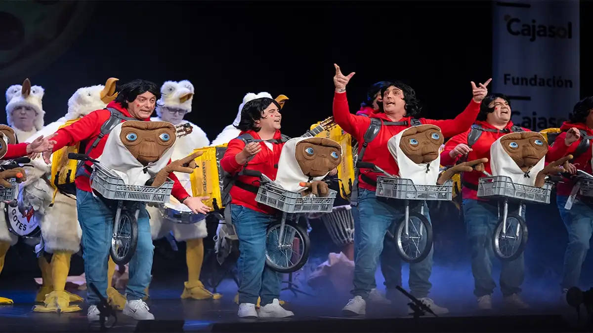 La modalidad de comparsa cierra con éxito la última noche de preliminares