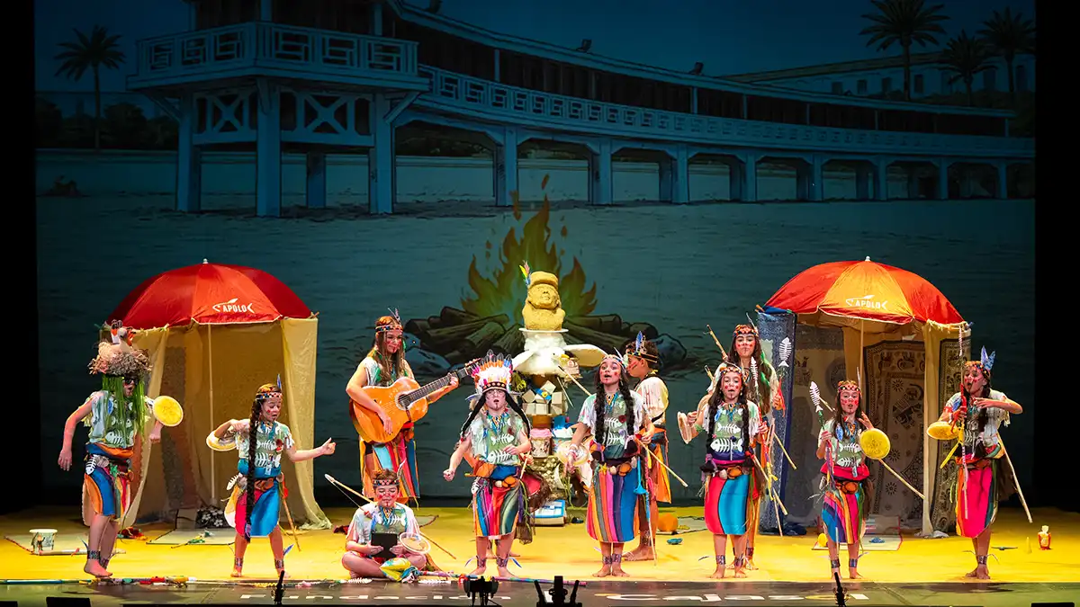 Chirigota 'Los pieles roja de La Caleta'. Foto: José María Reyna.