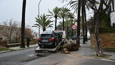 El temporal de viento de la borrasca Kristin deja numerosas incidencias en Cádiz capital