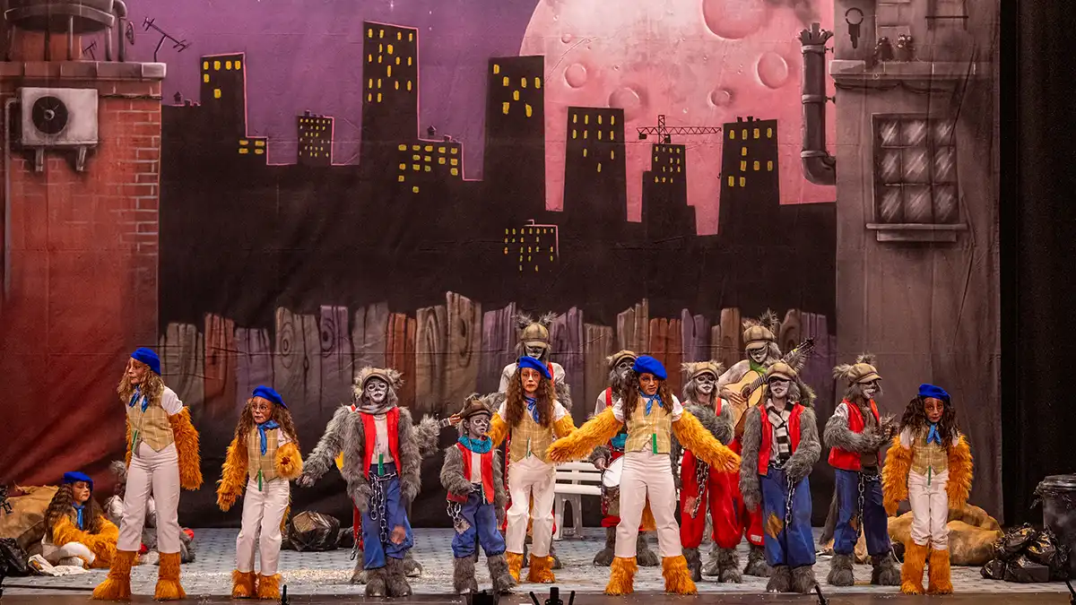 Comparsa 'En mi esquinita te espero' en su actuación de semifinales del COAC infantil. Foto: José María Reyna.