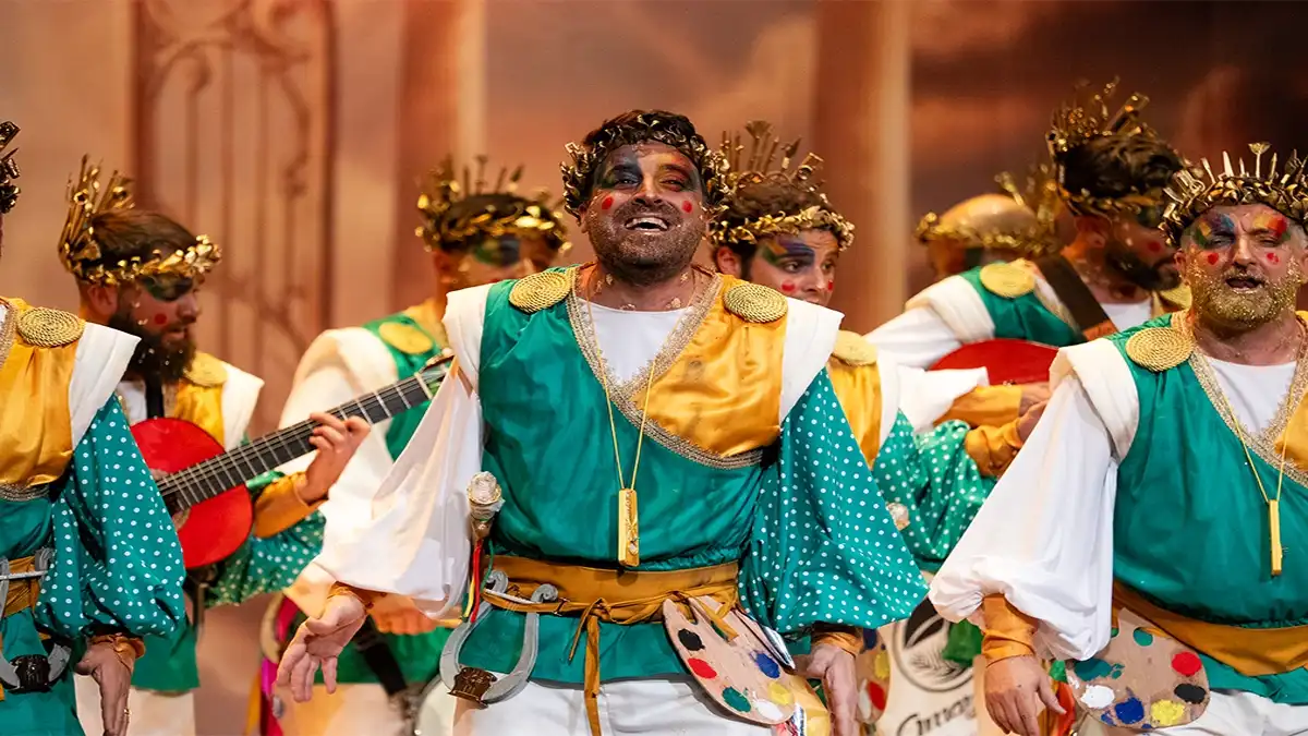 La chirigota de ‘Bizcocho’ sobresale en una noche de regresos en la penúltima preliminar