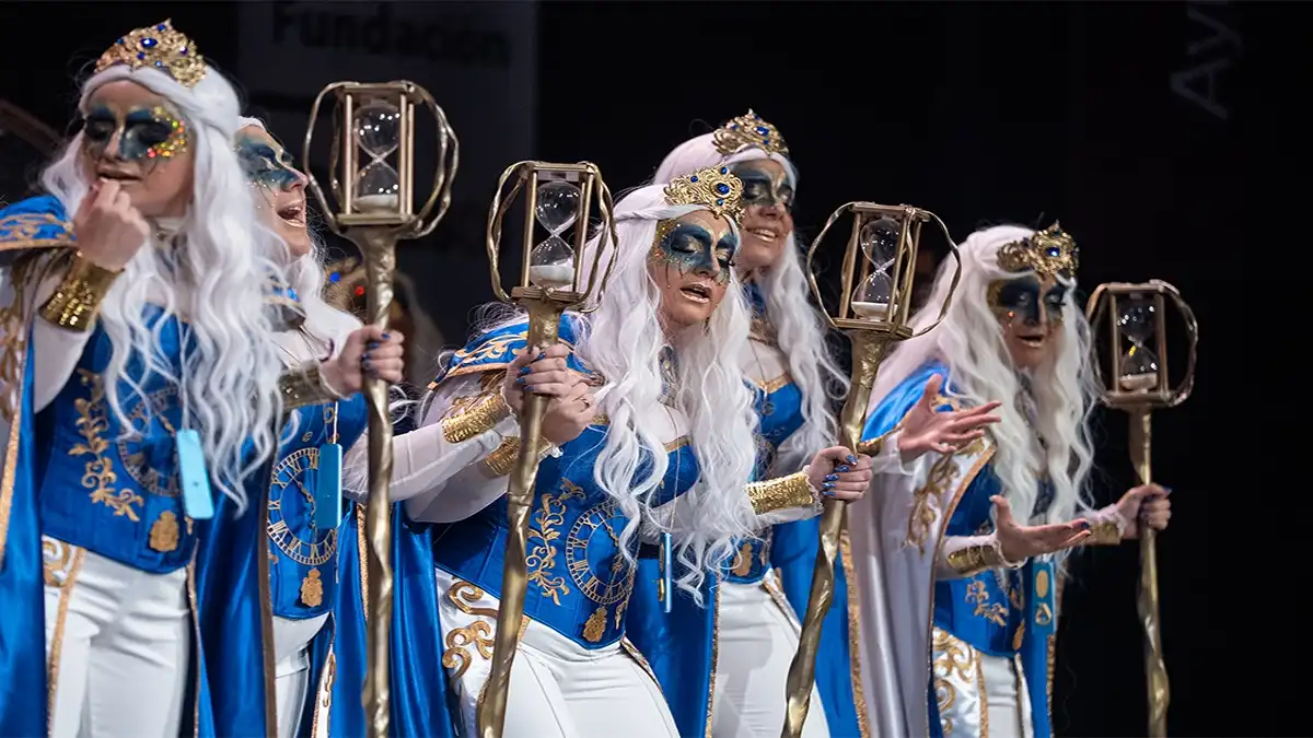 La chirigota de ‘Bizcocho’ sobresale en una noche de regresos en la penúltima preliminar