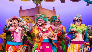 Las comparsas conquistan la recta final de las preliminares del COAC 2026