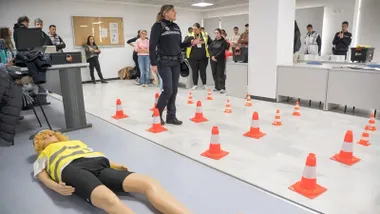 Un momento del Escape Room de la Policía Local Cádiz 'La hora de oro'.