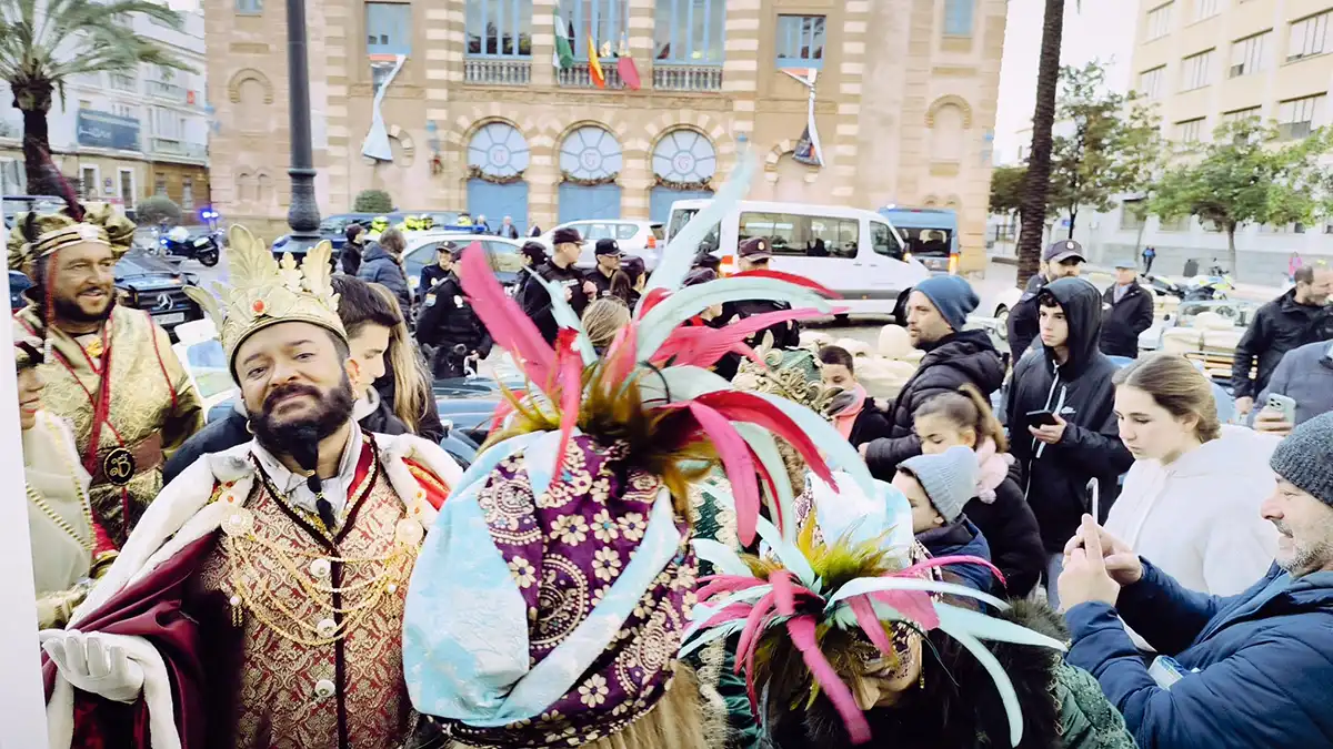 Baltasar posa para Cádiz Directo a su llegada a la Plaza de Fragela. Foto: José Luis Porquicho.