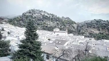 Nieve en Grazalema en la mañana de este sábado, coincidiendo con el descenso de la cota durante el paso de la borrasca Ingrid.