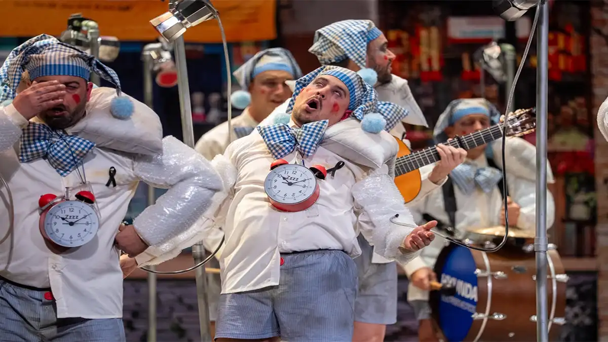 “La mar de coplas” se hace presente en una tibia sesión de preliminares